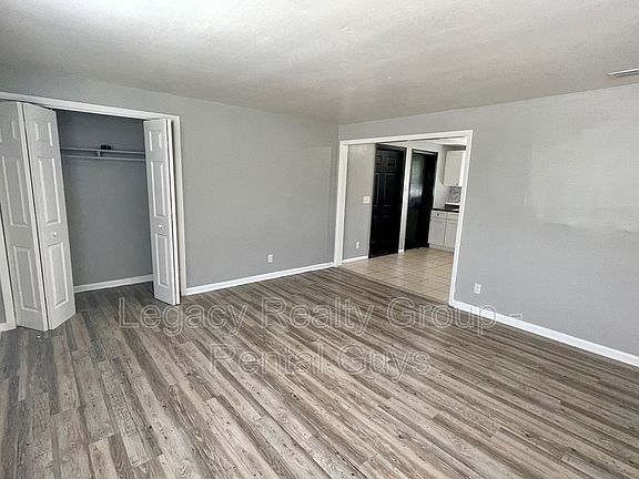 5th image of 5838 Yellow Pine Ct #4-1