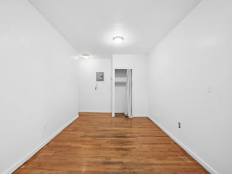 320 E 49th St #45 — Photo 4