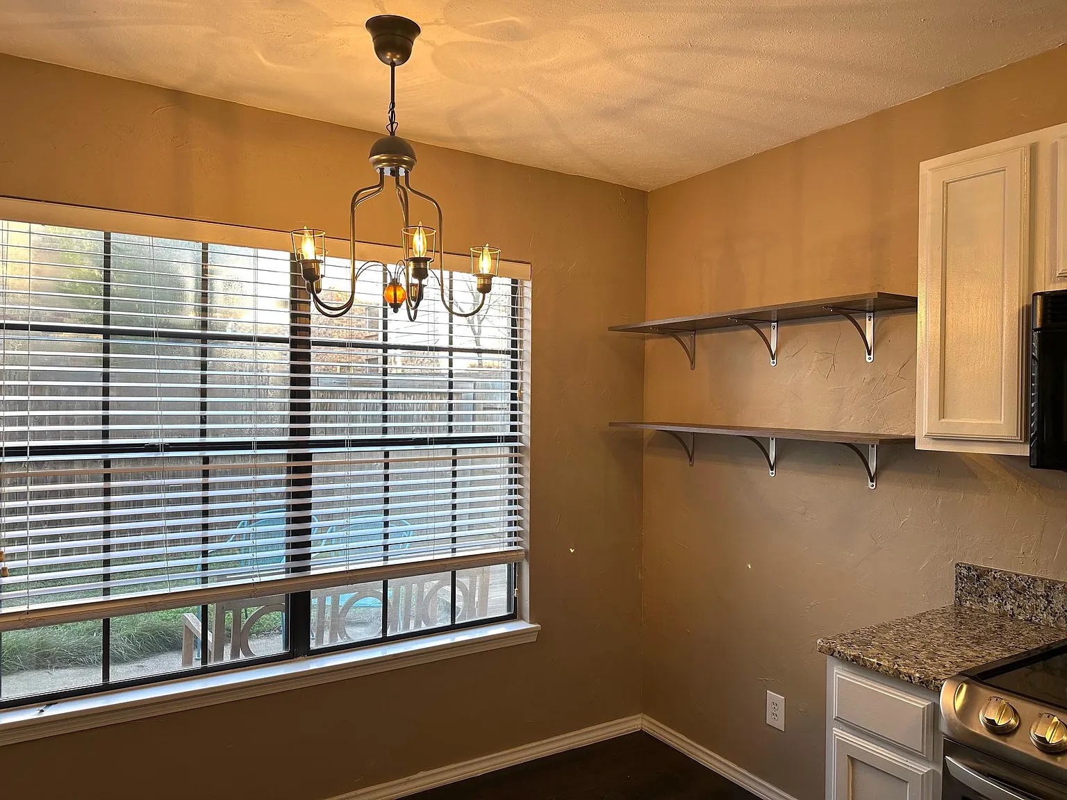 2 bed, 1275 sqft, $2,590 — Photo 2