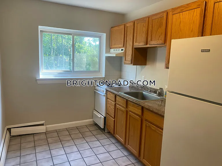63-65 Selkirk Rd #7 — Photo 13
