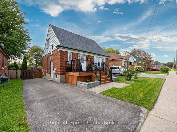 3rd image of 128 Lasalle Ave