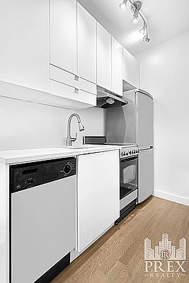 3rd image of 201 E 82nd St #D