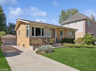 702 N Eastwood Ave, Mount Prospect, IL 60056