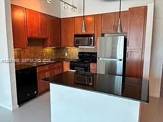 Cite Condo — Photo 3