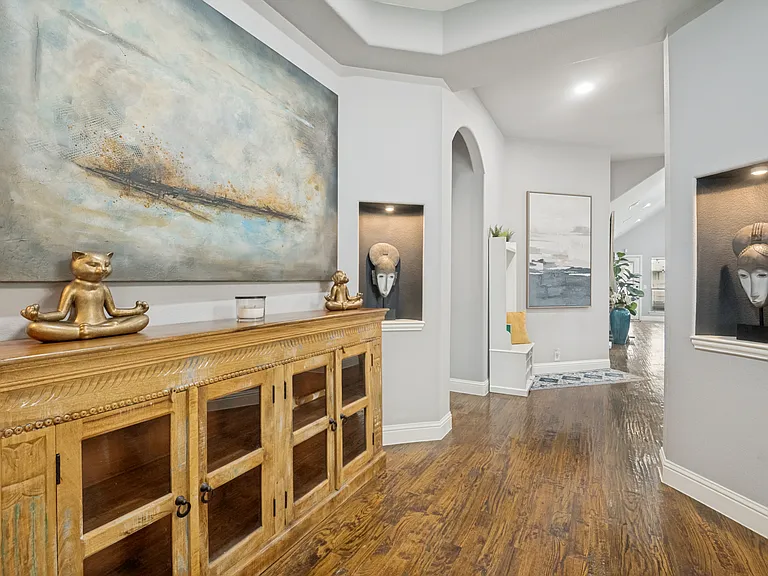 4312 Poppy Dr — Photo 2
