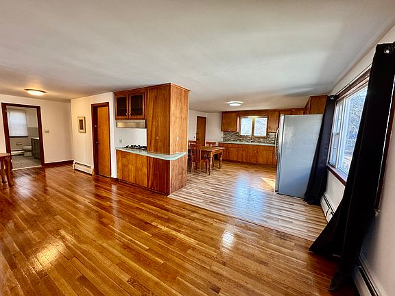 4th image of 156 Nichols Ave #1
