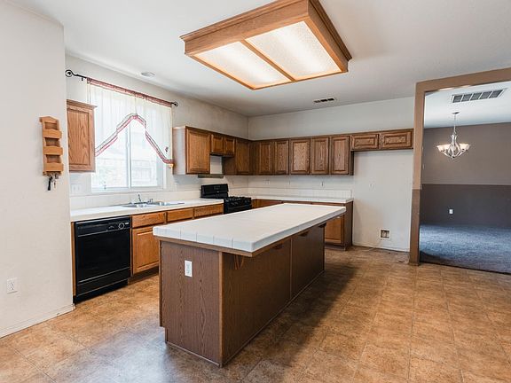 5th image of 5145 E Benjamin Ave