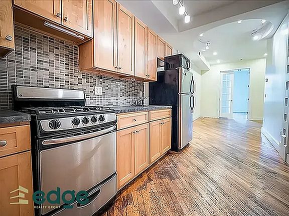 4th image of 48 Wilson Ave APT 1L