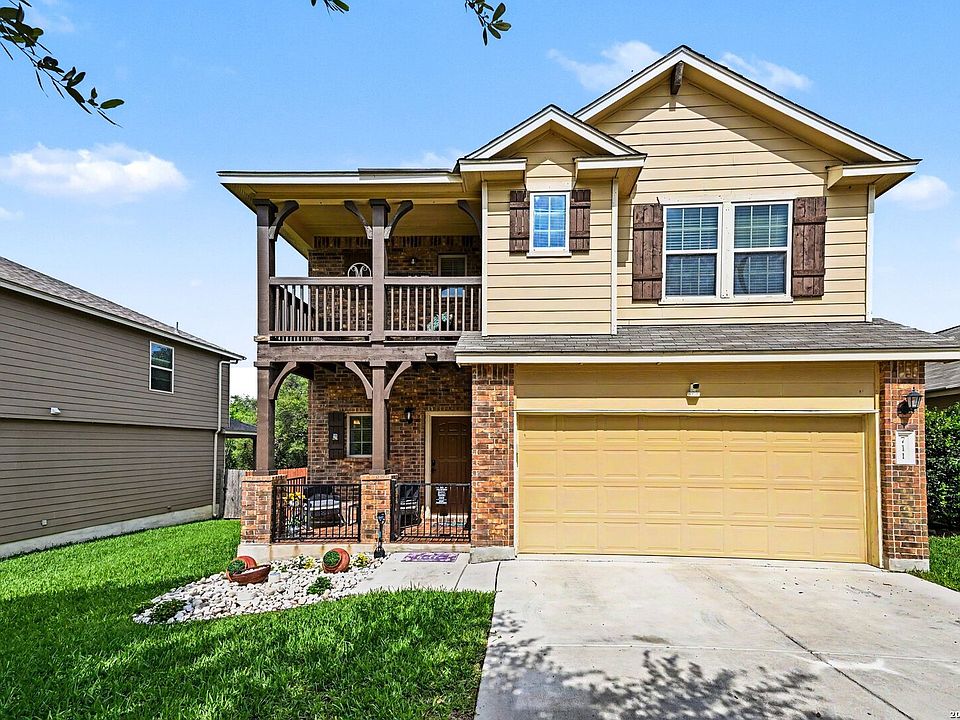 1st image of 711 Oakwood Way