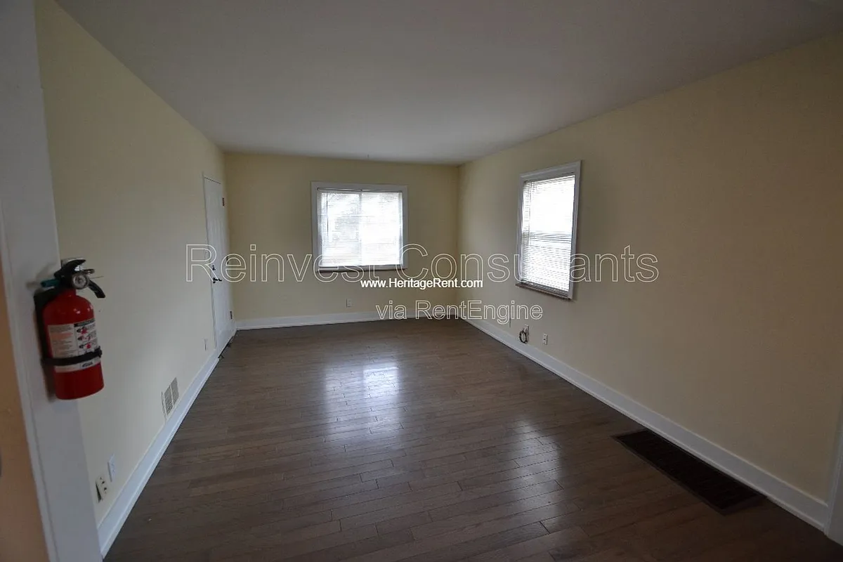 Building Photo - 6941 Mulberry St #3