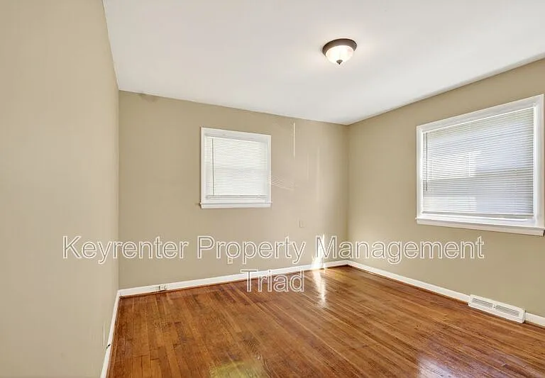 1821 W Meadowview Rd — Photo 23