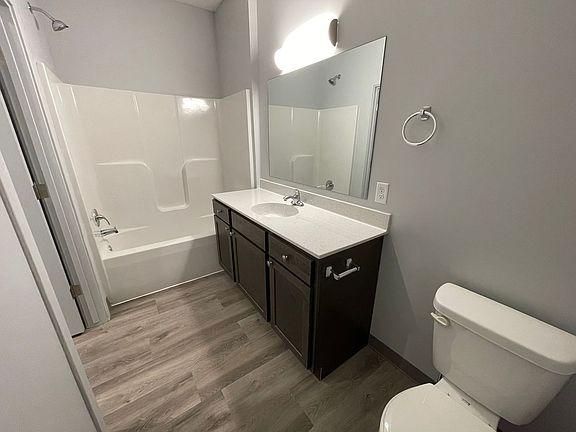 5th image of 2400 Q St #102