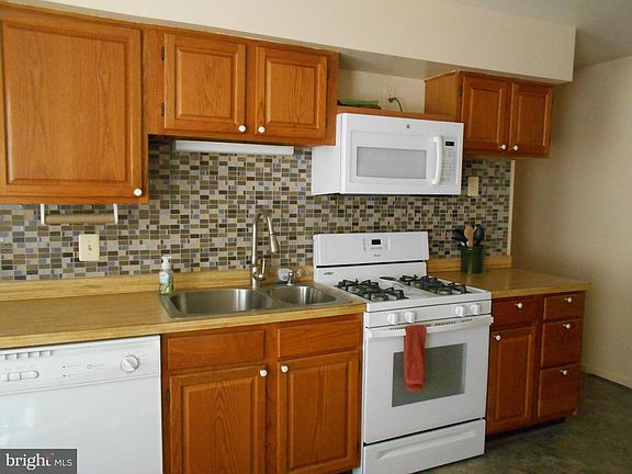 2nd image of 9303 Belle Haven Ln #2