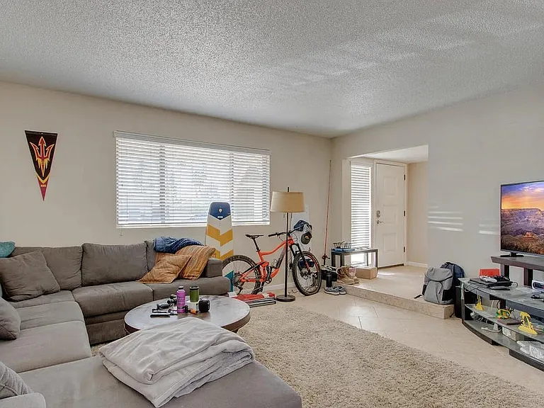 618 E Wesleyan Dr — Photo 5