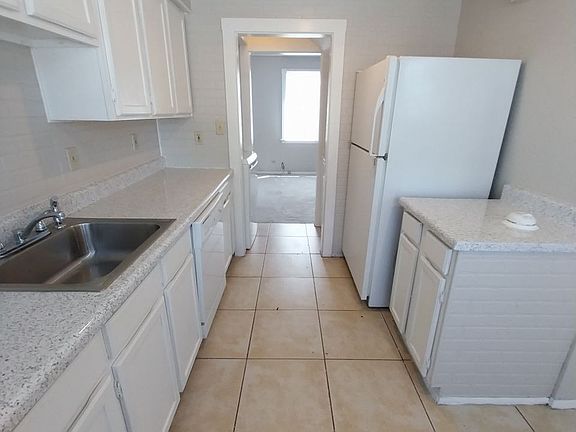 2nd image of 4184 S Hooker St #4184