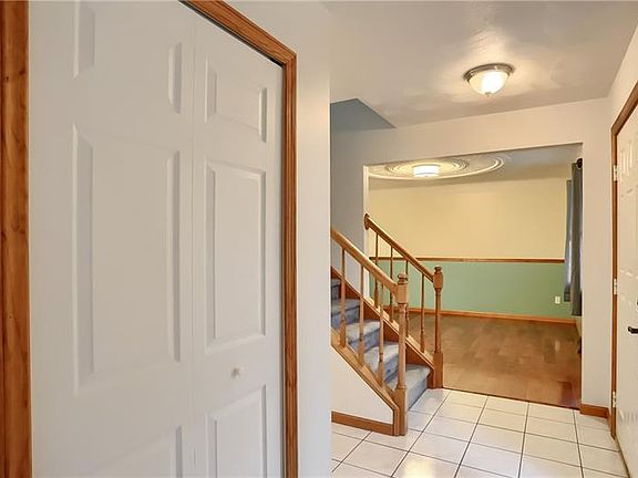 2nd image of 715 Rosewood Dr