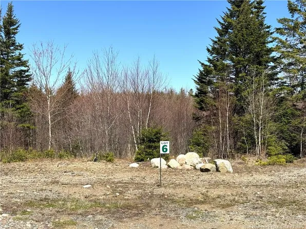 25 Hillside Ln #6, Saint George, NB E5C 1Y2