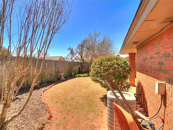 5th image of 4332 Foxglove Ln