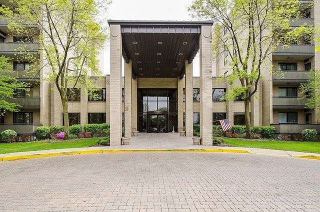 1st image of 4545 W Touhy Ave APT 324