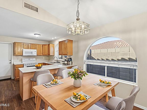 4th image of 4106 E ALDER Avenue