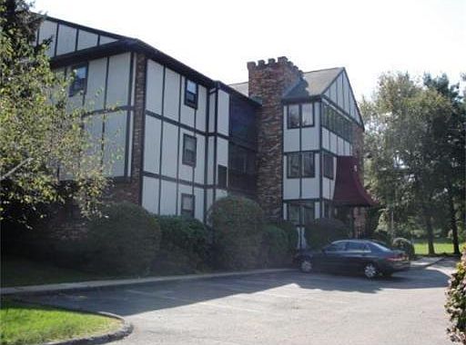 3rd image of 15 Thompson Dr APT 10