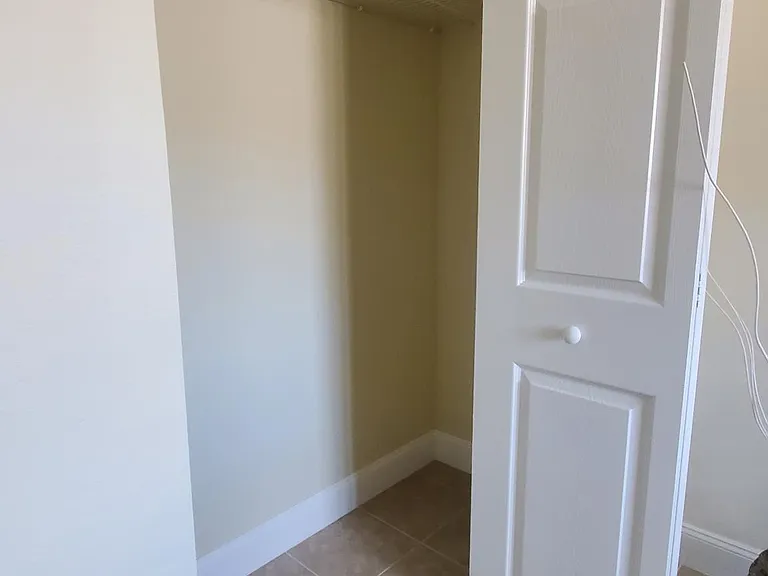 605 Northlake Blvd #7 — Photo 24