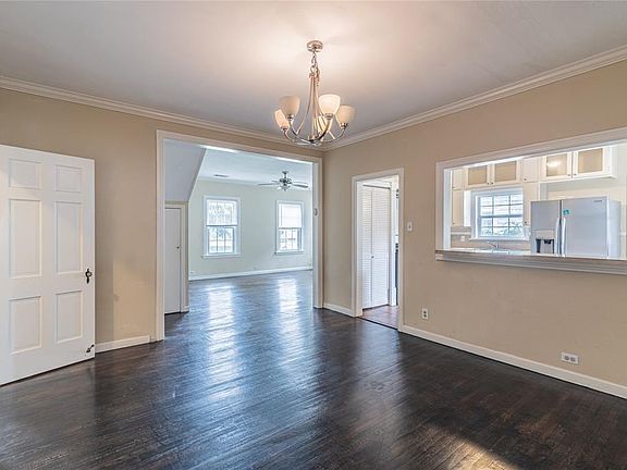 4th image of 2233 N Macgregor Way