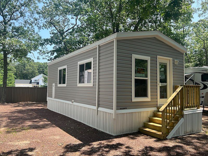 1st image of 443 6th Ave #5