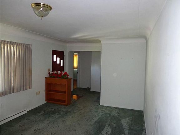 4th image of 5955 Fremont Pike