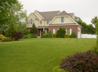 7 Joshua Valley Rd, East Lyme, CT 06333