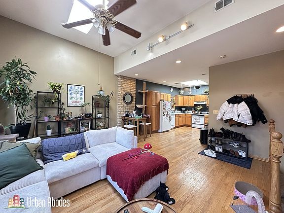 2nd image of 1426 N Bosworth Ave #2
