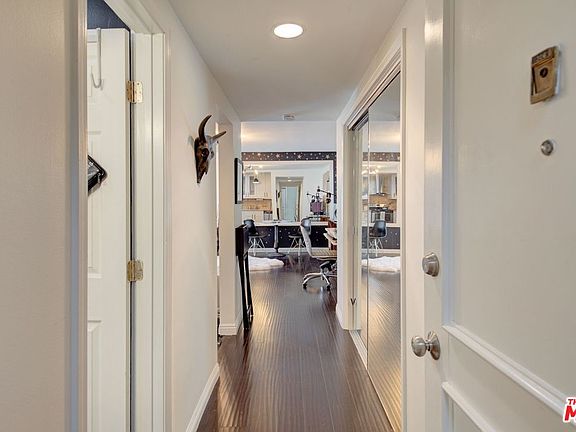 3rd image of 645 Westmount Dr APT 306