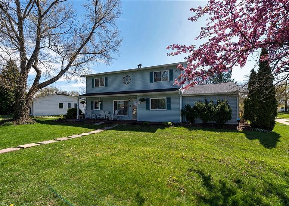 1st image of 445 Laurel Dr