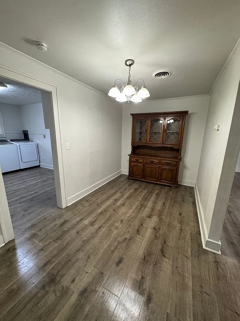 Adorable 3bedroom 1bathroom 2car garage CH/A — Photo 3