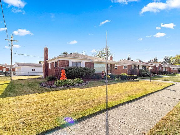 2nd image of 8565 Cardwell St