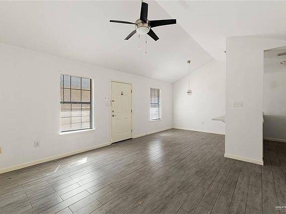 5th image of 901 Galveston Ave