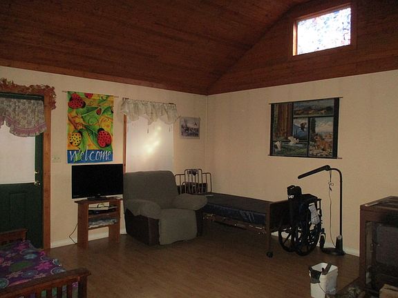 3rd image of 353 Brushy Mountain Rd