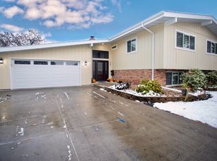 1507 Squire Ln, Aberdeen, SD 57401