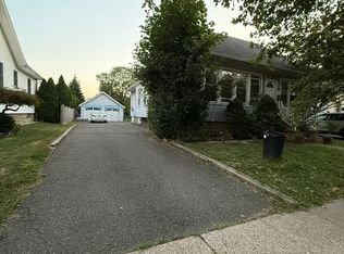 894 Ross St, Rahway, NJ 07065