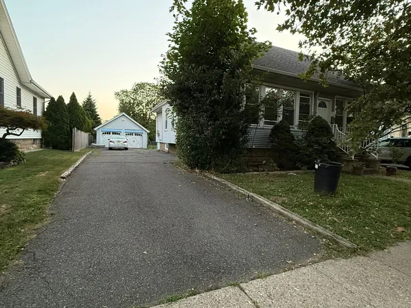 894 Ross St, Rahway, NJ 07065