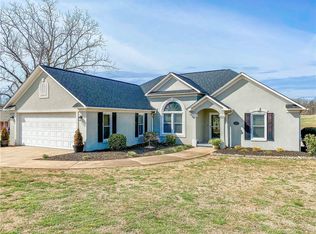 1404 Falcons Dr, Walhalla, SC 29691