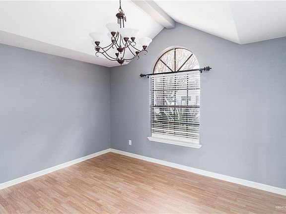 4th image of 305 San Felipe St