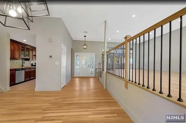 22 Greentree Ter — Photo 13