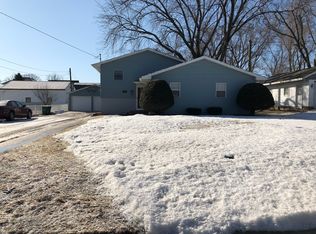 801 9th St SW, Independence, IA 50644