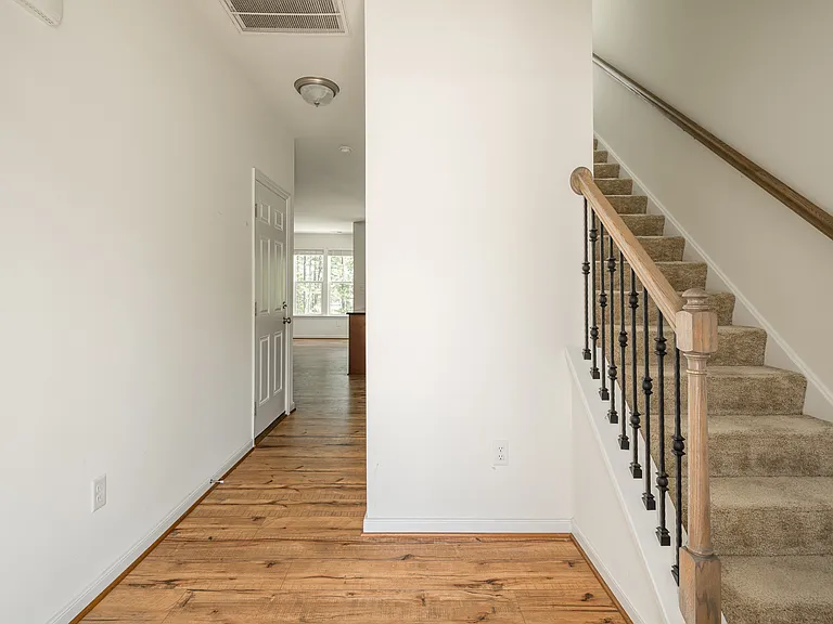 18352 Palisades Ct — Photo 8