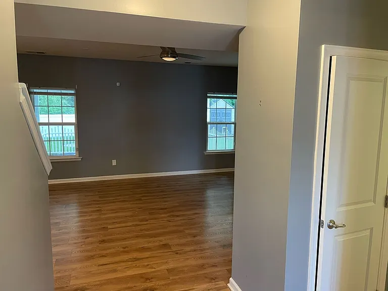 583 Newman Dr — Photo 5