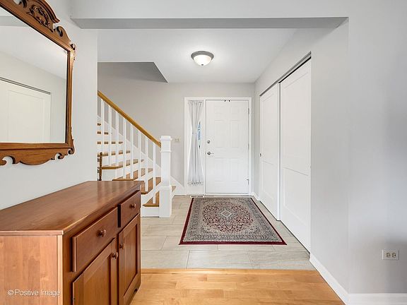 2nd image of 517 Renn Ct