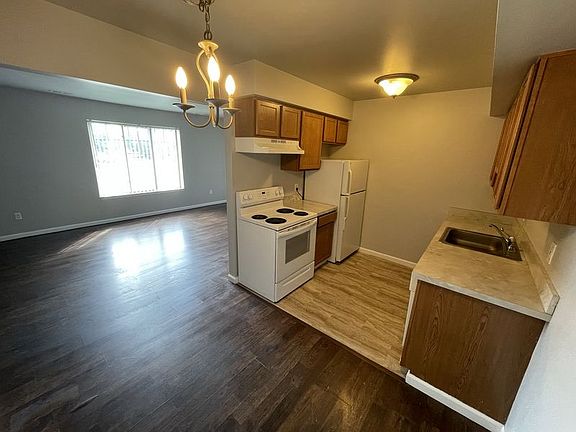 3rd image of 43964 Freeway Dr APT 68