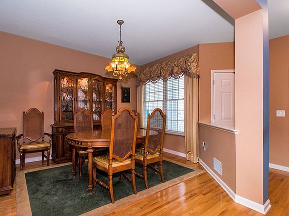 4th image of 7 Schweinberg Dr
