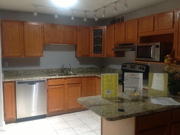 3rd image of 3615 E Ludlow Dr